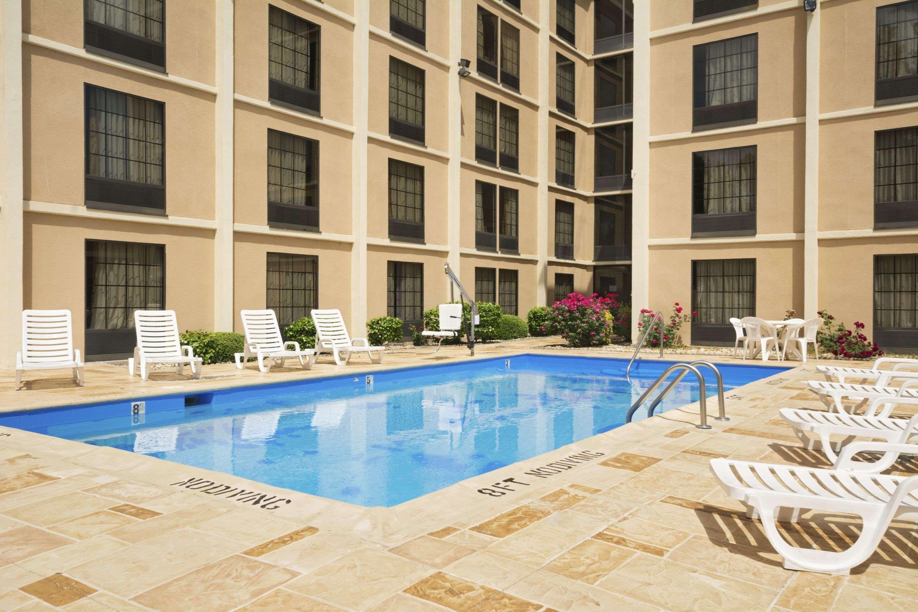Days Inn By Wyndham Rome Downtown Ngoại thất bức ảnh