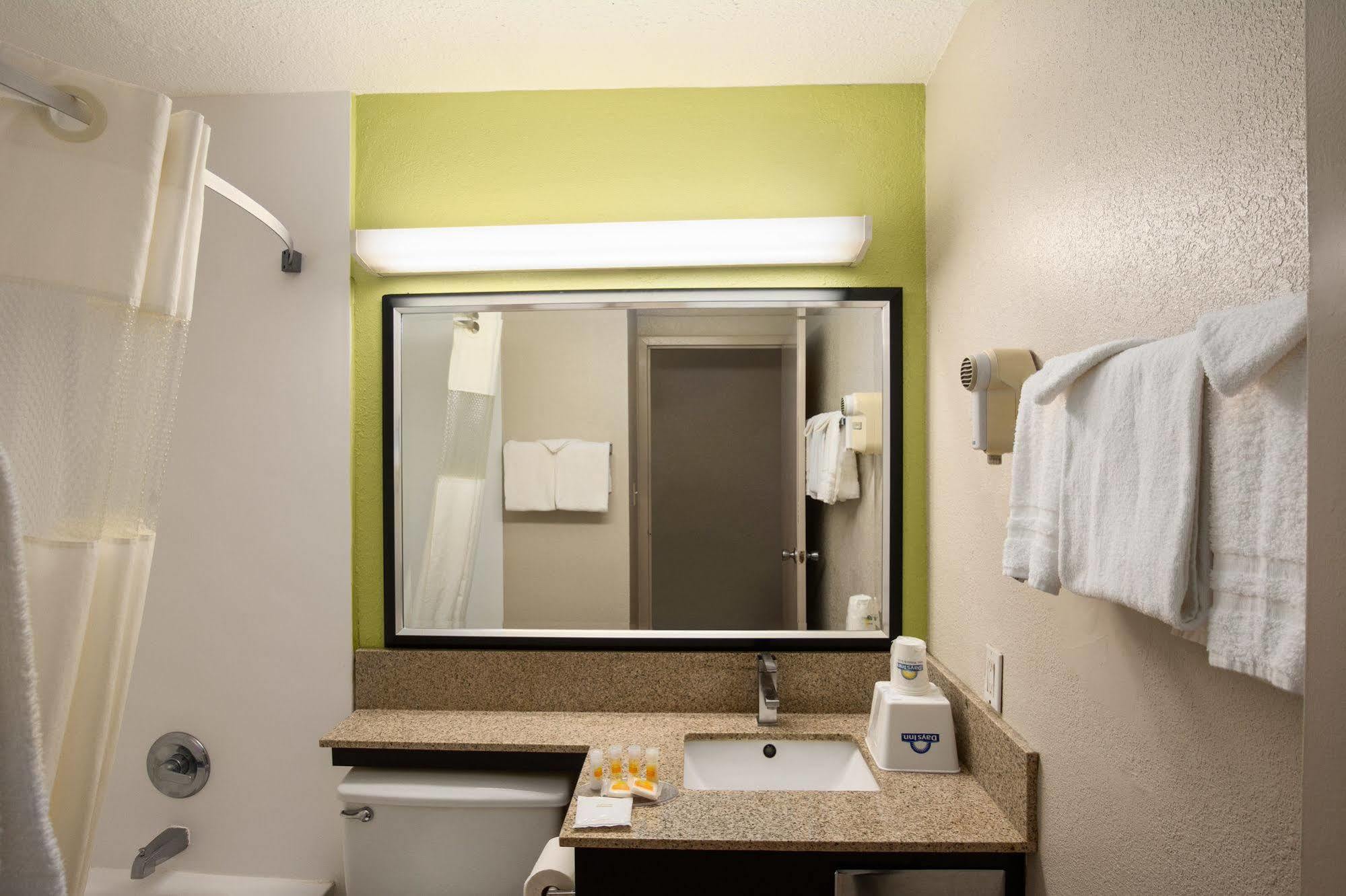 Days Inn By Wyndham Rome Downtown Ngoại thất bức ảnh